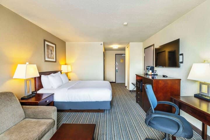 Room 10 of 47