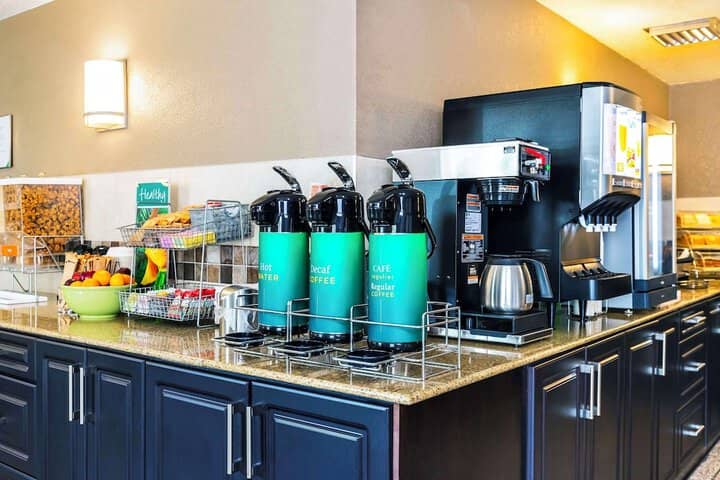 Breakfast/Coffee Service 40 of 47