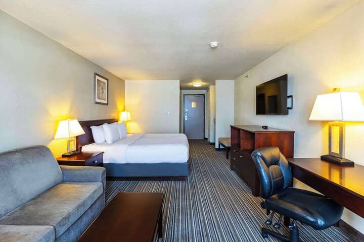 Room 9 of 47